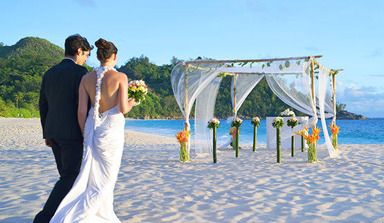 Beach wedding at Banyan Tree in Seychelles.